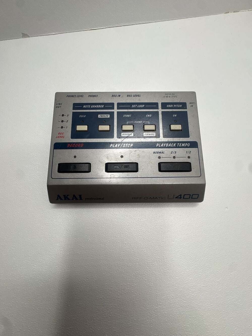 Akai Professional U400 Riff-O-Matic Variable Tempo Phrase Sampler